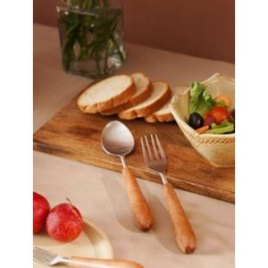 Ensemble de couverts classiques modernes avec des poignées ergonomiques lisses pour un usage quotidien et une présentation de table de qualité supérieure - Product Image 6