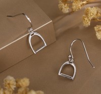 Boucles d'oreilles pendantes minimalistes chrétiennes en argent sterling 925 massif, motif équestre avec fermoir crochet, breloque cheval, pour femme, usage quotidien et soirée