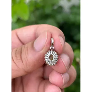 Pendentif en argent 925 avec pierre péridot, motif numérique, pour fiançailles - Product Image 3