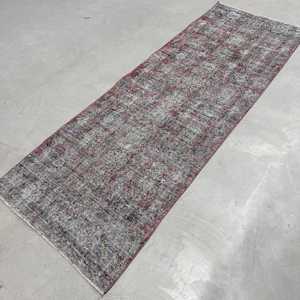 พรมตุรกีขนาด 2.8x7.9 ฟุต ลายดอกไม้สีแดง พรมวินเทจทำจากขนสัตว์ - Product Image 2