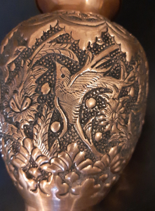 Vase à fleurs en métal gravé en cuivre Design gravé à la main petit vase à fleurs pour centre de table de mariage et décoration intérieure - Product Image 3