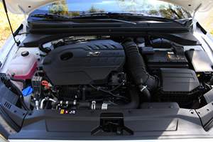 Hyundai Veloster N 2022 Usado, Transmisión Manual de 6 Velocidades, 2200 Millas, Diferencial de Deslizamiento Limitado - Product Image 6