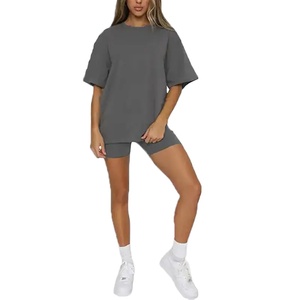 Conjunto de 2 piezas de ropa deportiva para mujer: camiseta y pantalones cortos de color sólido, estilo biker, personalizados para mujer. - Product Image 3