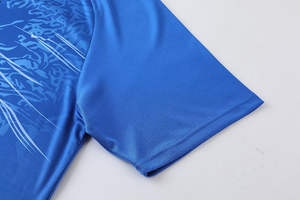 เสื้อฟุตบอลแบบซับลิเมชั่นสั่งทำพิเศษ 100% โพลีเอสเตอร์ เป็นมิตรกับสิ่งแวดล้อม ขายส่งจำนวนมากสำหรับผู้ค้าปลีกสินค้ากีฬา ผู้ใหญ่ ยูนิเซ็กส์ รับผลิตแบบ OEM - Product Image 3