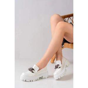 Scarpe Oxford a catena in pelle verniciata bianca da donna