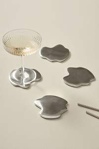 Ensemble de dessous-de-verre en métal moderne avec base antidérapante offrant une forte adhérence et une protection efficace pour les dessus de table - Product Image 3