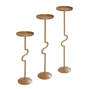 ชุดที่ใส่เทียนคริสต์มาสทำจากโลหะขนาดเล็กสีทอง3ชิ้น - Product Image 1