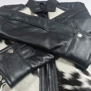 Chaqueta de Motociclista de Cuero Vacuno para Hombre, Estampado de Vaca Blanco y Negro, Ropa de Abrigo de Invierno - Product Image 6