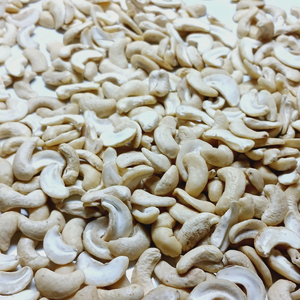 Prix raisonnable pour la vente de noix de cajou Kaju, noix de cajou cassées, noix sèches, SANTIGO exportées au Moyen-Orient - Product Image 1