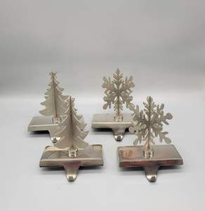 Support décoratif de support de bas de Noël en métal pour la décoration de vacances de manteau de cheminée crochet suspendu conception robuste - Product Image 3