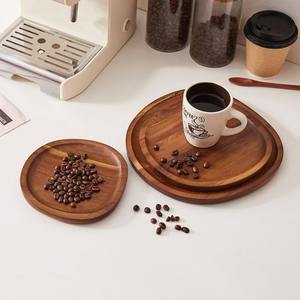 Assiette ronde en bois d'acacia massif pour la salle à manger, vaisselle en bois réutilisable - Product Image 1