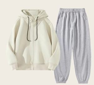 Venta al por mayor Casual Sport Fleece Chándal de dos piezas con Crop Top Sudadera y cintura alta pantalones de chándal de pierna ancha de ajuste suelto - Product Image 1