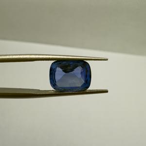 Saphir bleu à facettes naturel du Sri Lanka meilleure qualité pour la fabrication de bijoux prix de gros de qualité supérieure - Product Image 1
