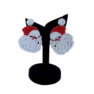 Boucles d'oreilles pendantes en perles blanches faites à la main, bijoux de mariage spéciaux pour femmes, boucles d'oreilles de mariée personnalisées, Inde - Product Image 2