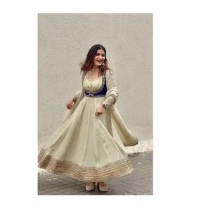 ชุดเดรส Anarkali ผ้าไหมชิโนนคุณภาพดีที่สุดสำหรับขายส่ง พร้อมงานปัก งานปักเลื่อม และงานประดับตกแต่ง เหมาะสำหรับชุดประจำชาติและชุดออกงาน - Product Image 1