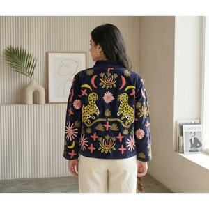 Blazer en cuir écoresponsable brodé à la main Luna Fiora Suzani avec doublure en laine, taille unique, artisanat kashmiri, idéal pour le printemps - Product Image 2