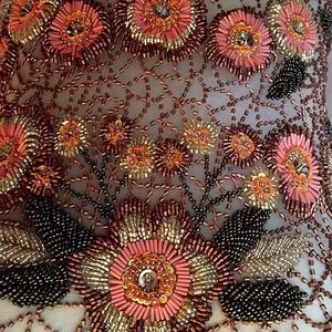 Tissu en Dentelle Perlée Brodé à la Main pour Lehenga et Tenue de Mariée Bordure en Dentelle Traditionnelle Ornée de Perles pour Créations de Robes - Product Image 3