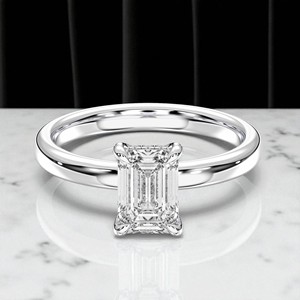 1.06 carats E-F/VVS-VS moissanite émeraude et diamant rond solitaire bague de fiançailles sertie de broches en argent pour femme - Product Image 4