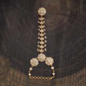 Kundan Hathpan 181372 Bijoux de Mariage Blancs Victorien Premium pour Femme, Collection Culturelle - Product Image 1