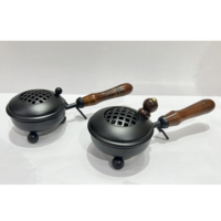 Quemador lincense con mango de madera Estilo simple pero elegante de tres patas con diseño superior Pieza atractiva Forma redonda Recubierto negro