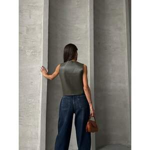 Chaleco para Mujer con Botones de Cuero para Venta al por Mayor, Diseño Elegante - Product Image 3