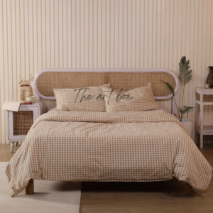 Ensemble de linge de luxe motif rayé housse de couette et literie Offre Spéciale caractéristiques pliées pour la maison ou le mariage drap plat inclus - Product Image 1