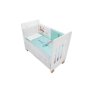 Ensemble de lit bébé 3 pièces moderne Tipi Oso en jersey vert 60x120 avec couette, tour de lit et oreiller - Technique matelassée à motif de personnage - Product Image 1