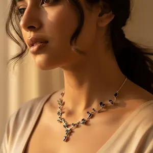 Elegante Collar de Plata 925 para Mujer con Perla de Agua Dulce y Cadenas Chapadas en Oro con Diamantes, Joyería Moderna y Elegante para Regalos - Product Image 2