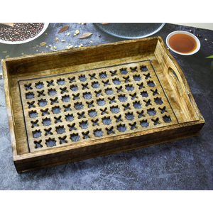 Fabricant et exportateur indien de plateau de service rectangulaire en bois de manguier de qualité supérieure sculpté à la main au design élégant à bas prix - Product Image 2