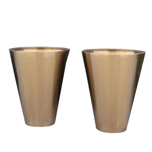 Jardinière de fleurs décorative faite à la main avec décoration de fêtes de finition plaquée or Pot de fleurs en métal au design unique - Product Image 6