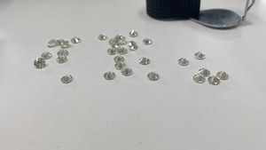 เพชรหลวมธรรมชาติคุณภาพดีที่สุดขนาด4.00มม.-6.00มม. เทียบกับความชัดเจนในการทำต่างหู - Product Image 3