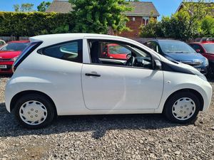 TOYOTA AYGO 2015 USADO, VOLANTE A LA IZQUIERDA/DERECHA - Product Image 3