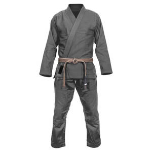Ropa de entrenamiento profesional Uniforme de karate para hombres/Uniforme de karate con cierre de cinturón con logotipo personalizado disponible en todos los tamaños - Product Image 1