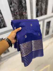 Saris de seda con brocado Banarasi elegantes hechos a medida, lujo tradicional y artesanía atemporal. Ideal para fiestas de bodas - Product Image 3