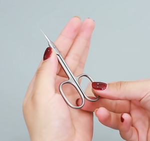 Tijeras curvas de acero inoxidable para uñas hechas en Pakistán, herramienta de belleza personalizada profesional, tijeras de manicura - Product Image 5