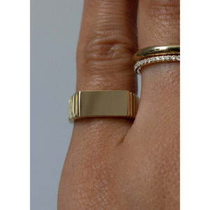 Anillo de Sello Vintage con Diseño Geométrico de Vivian Dainty, Oro Sólido de 14k con Baño de Rodio, para Uso Diario y Bodas - Product Image 6