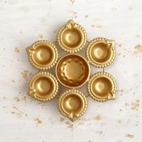 베스트 셀러 황동 인도 Pooja Diya 금속 합금 Ambose Kuber 깊은 수제 인도 새겨진 디자인 Deepak 도매에서 Pooja