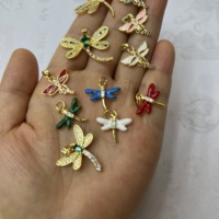 Ciondoli a forma di libellula in rame placcato oro 18 carati con smalto e zirconi per donne e ragazze, collane e bracciali estivi, all'ingrosso OEM ODM
