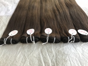 Meilleure qualité 20 pouces #2 paquets de cheveux alignés avec des cuticules de vison brésilien droits liste de prix de gros pour les extensions de cheveux humains - Product Image 6
