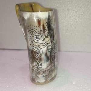Gobelet en corne viking artisanal, original, médiéval, gobelet à boire en corne de bœuf, commande en gros - Product Image 1