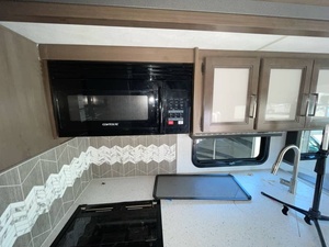 Caravana móvil usada T-h-o-r H-u-r-r-i-c-a-n-e 34J 2022, directamente de fábrica - Product Image 4