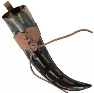 Cuerno para beber pulido de grado premium, soporte de cuero fuerte para aventuras al aire libre, artículo decorativo de animales elegantes para tradicional - Product Image 1