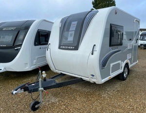 Exclusiva Caravana Mini Pop-up Moderna Usada en Venta, 4x4, 4 Plazas, Impermeable, Suspensión Independiente, Estilo Moderno, RV - Product Image 1