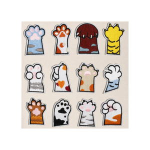 효율성은 예술 맞춤형 3D 하트 모양 대량 자수 패치 제조로 발전하여 시간 엄수 - Product Image 2