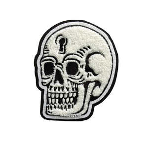 Parches de chenilla personalizados para ropa, diseño de logotipo 3D, insignias del alfabeto bordadas con flores de hierro, sombrero de PVC a la moda en forma de corazón - Product Image 5