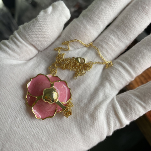Collier pendentif en forme de fleur de rose en métal artisanal <span class=keywords><strong>populaire</strong></span> pour femmes, cadeau pour <span class=keywords><strong>la</strong></span> Saint-Valentin, Noël, pour petite amie - Product Image 6