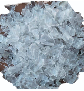 Paillettes de bouteilles PET recyclées pour applications de moulage d'équipements sportifs Fabrication de fibres de polyester et de feuilles PET - Product Image 5