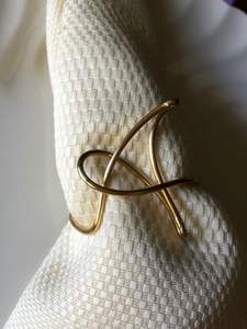 Anillo de Servilleta de Metal Artístico que Ofrece un Atractivo Distintivo para Decoraciones de Mesa Especiales en Festivales y Celebraciones - Product Image 3