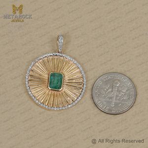 Esmeralda piedra preciosa pavé diamante 14K oro amarillo hecho a mano colgante redondo joyería al por mayor - Product Image 4