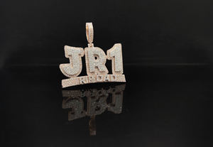 Pendentif Hip Hop en Acier Inoxydable Personnalisé avec Diamants Glacés Argentés - Product Image 2